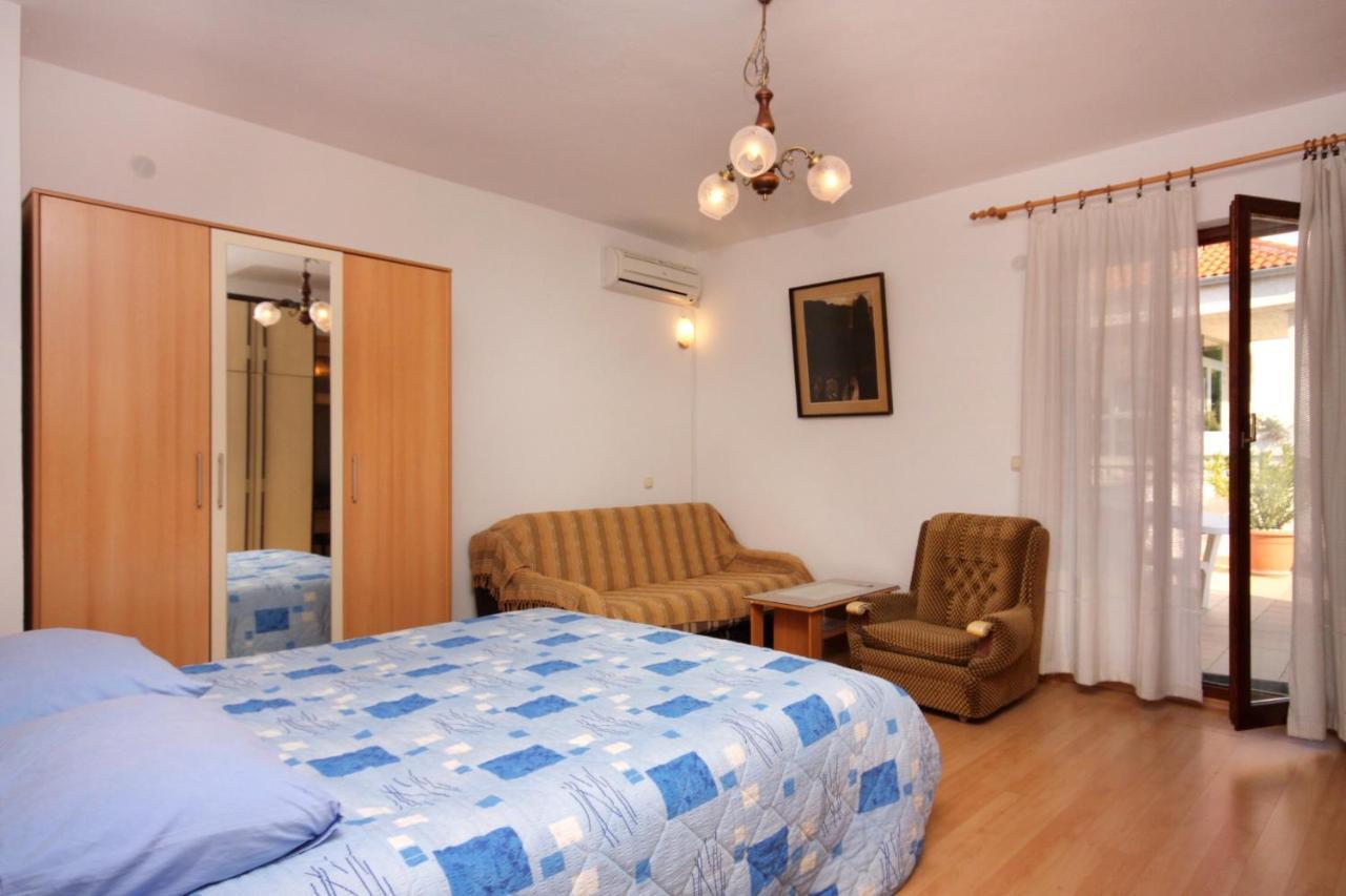 Apartment Vrbnik 5301B Exterior foto